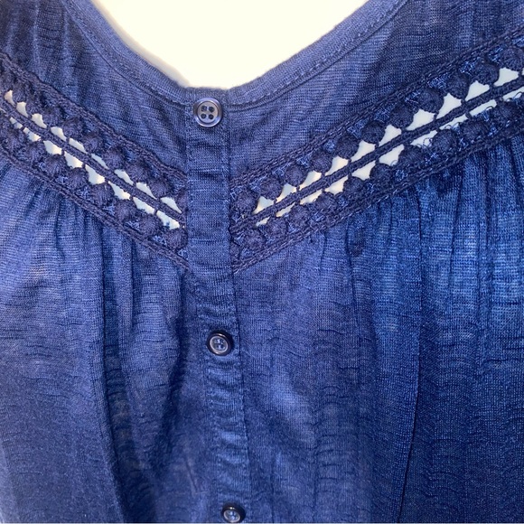 Signature I Studio, Size Medium, Navy Blue’ish, Lightweight, Sleeveless Top - Picture 4 of 11